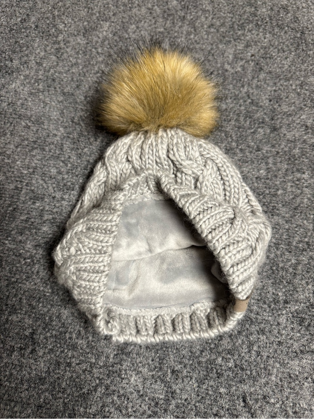 Cable Knit Pom Beanie in Light Gray with Faux Fur Pom - Picture 4 of 5